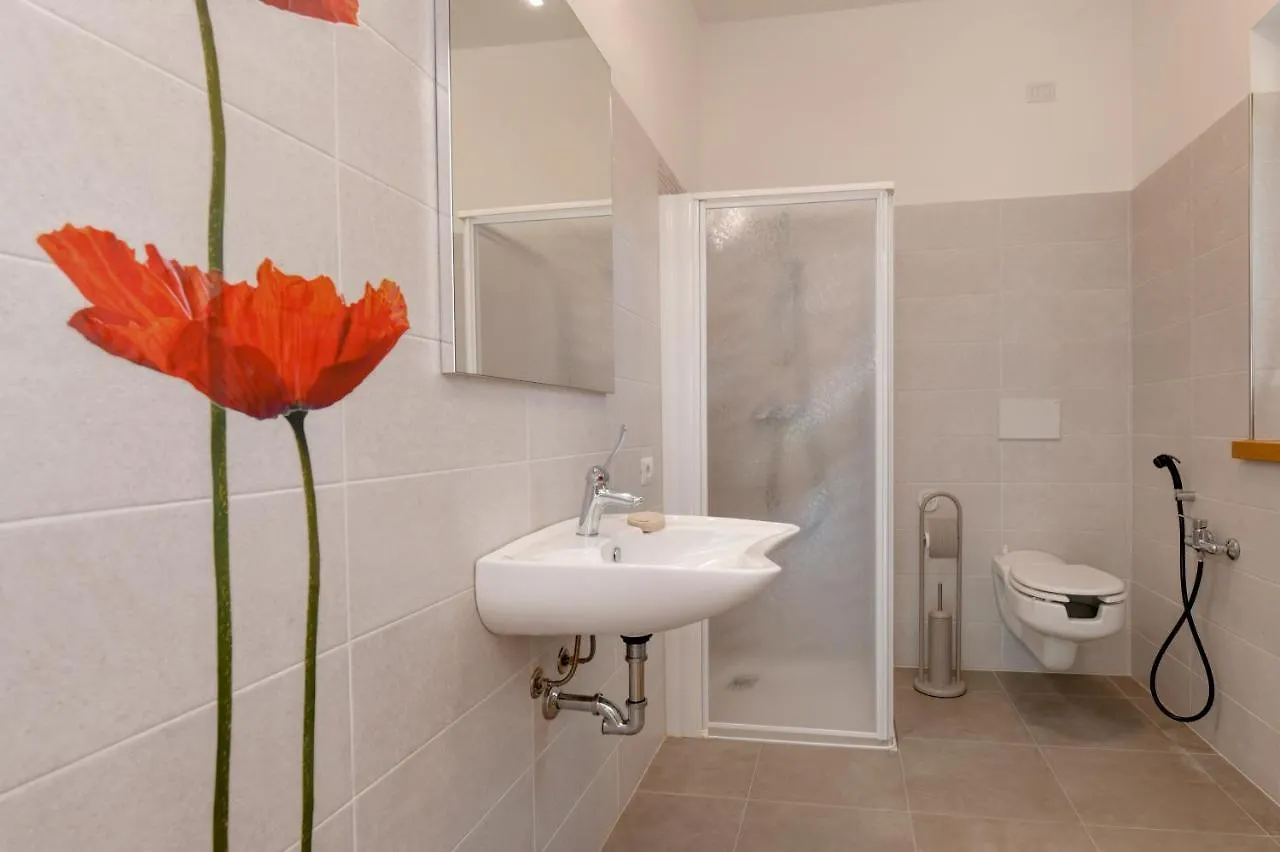农家乐 TremosineAgriturismo La Casina Di Nonno Bigi别墅