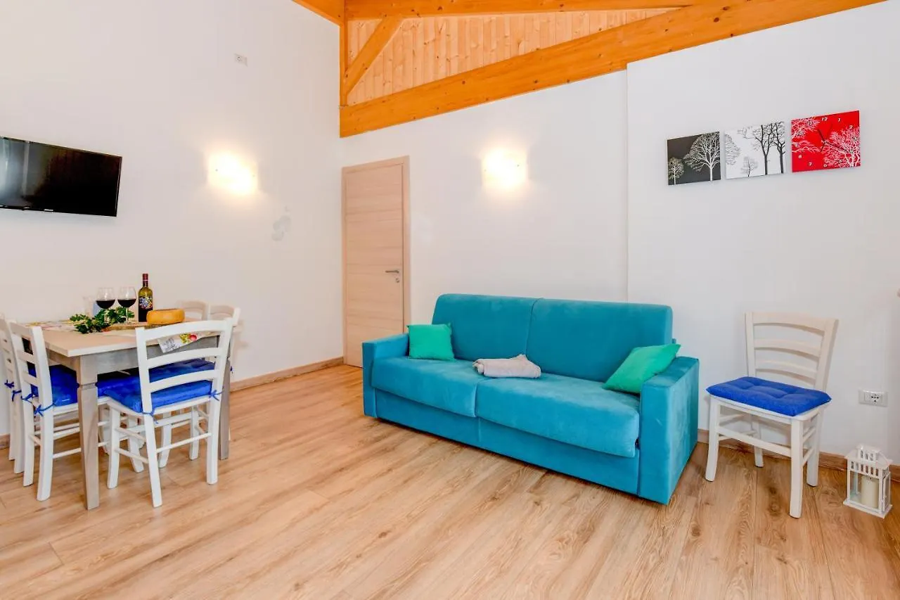 农家乐 TremosineAgriturismo La Casina Di Nonno Bigi别墅